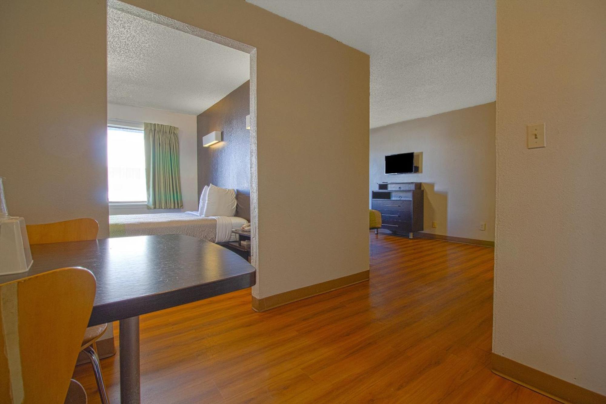 Studio Inn Extended Stay Oklahoma City Airport By Oyo Eksteriør bilde