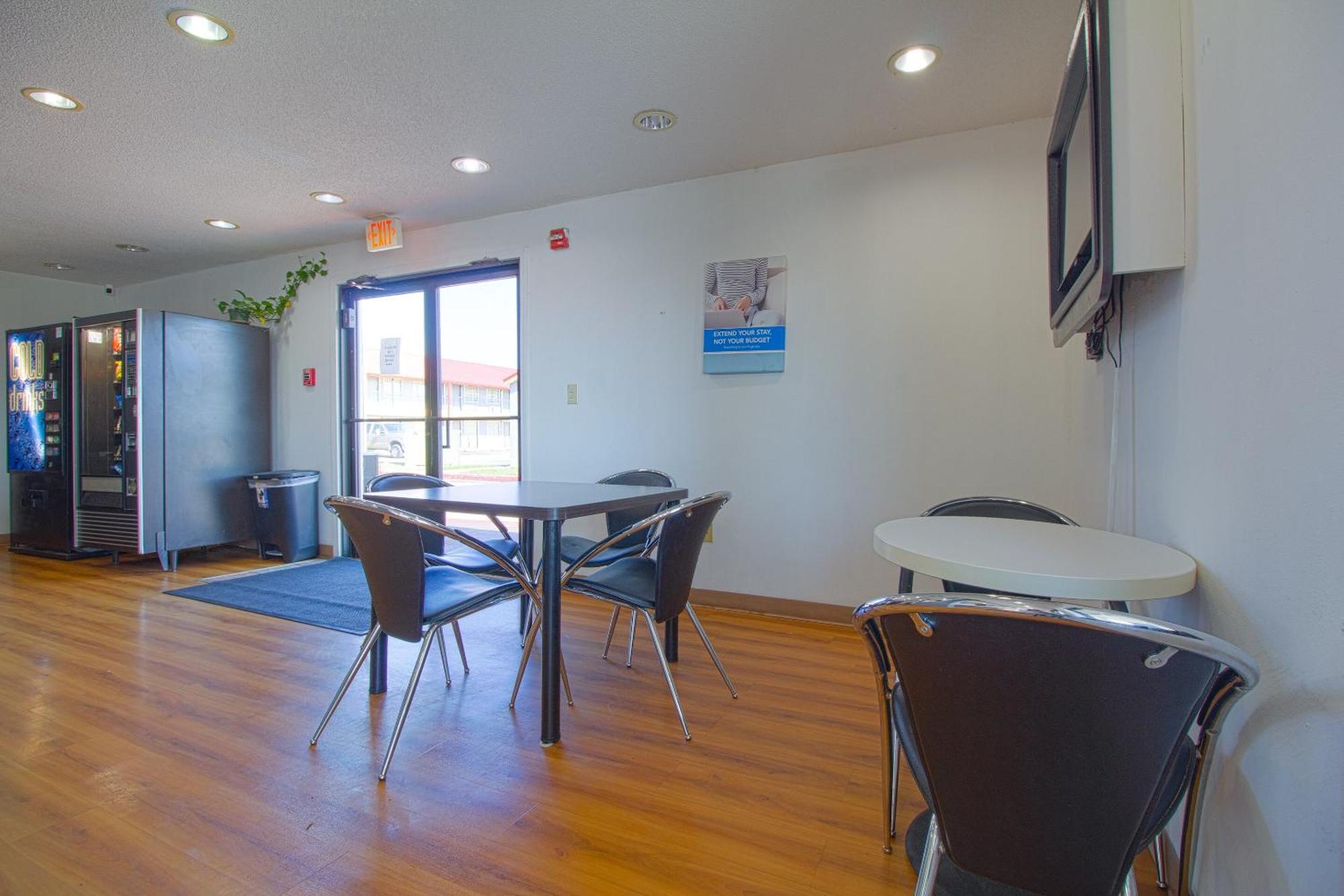 Studio Inn Extended Stay Oklahoma City Airport By Oyo Eksteriør bilde