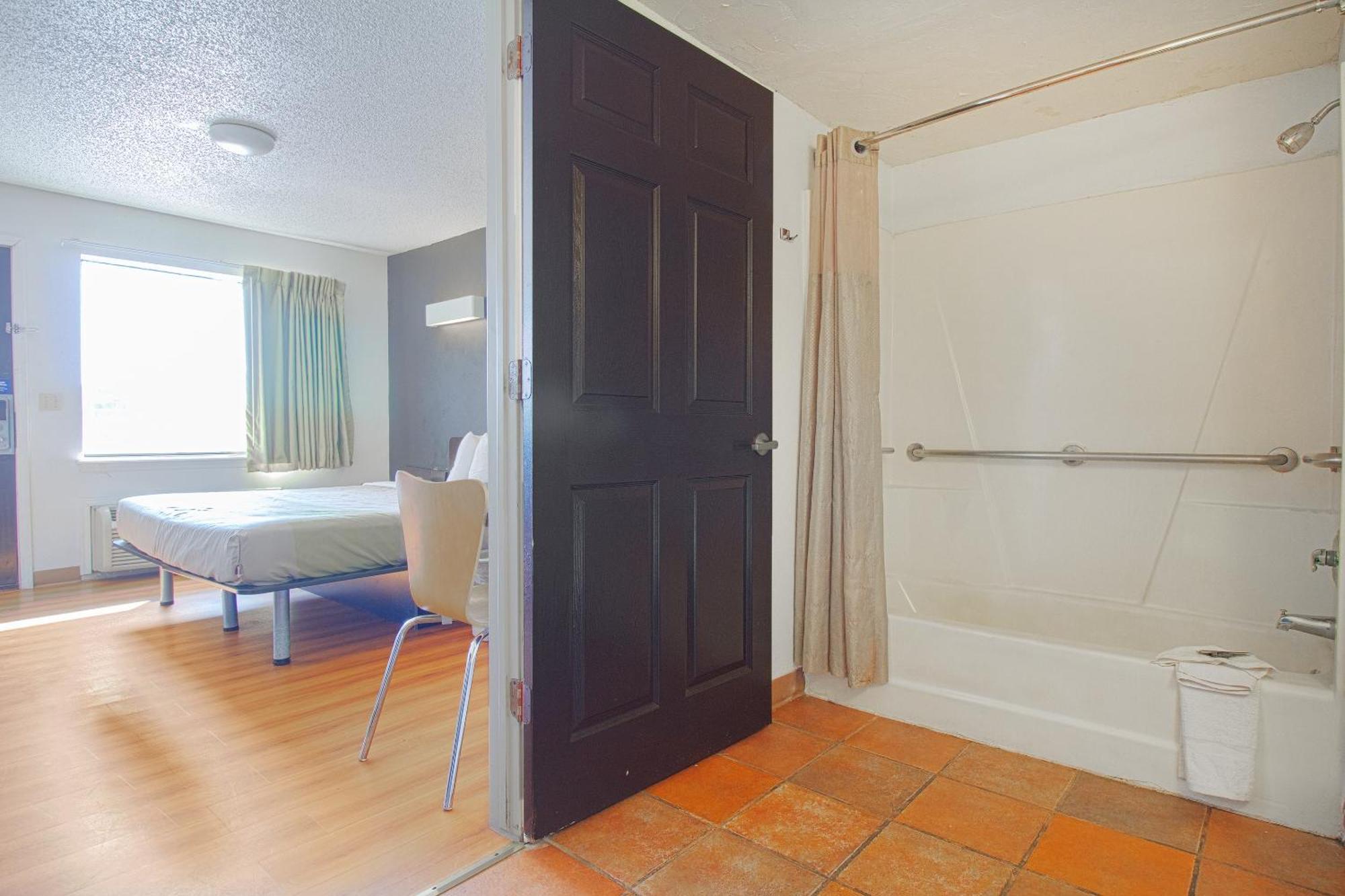 Studio Inn Extended Stay Oklahoma City Airport By Oyo Eksteriør bilde