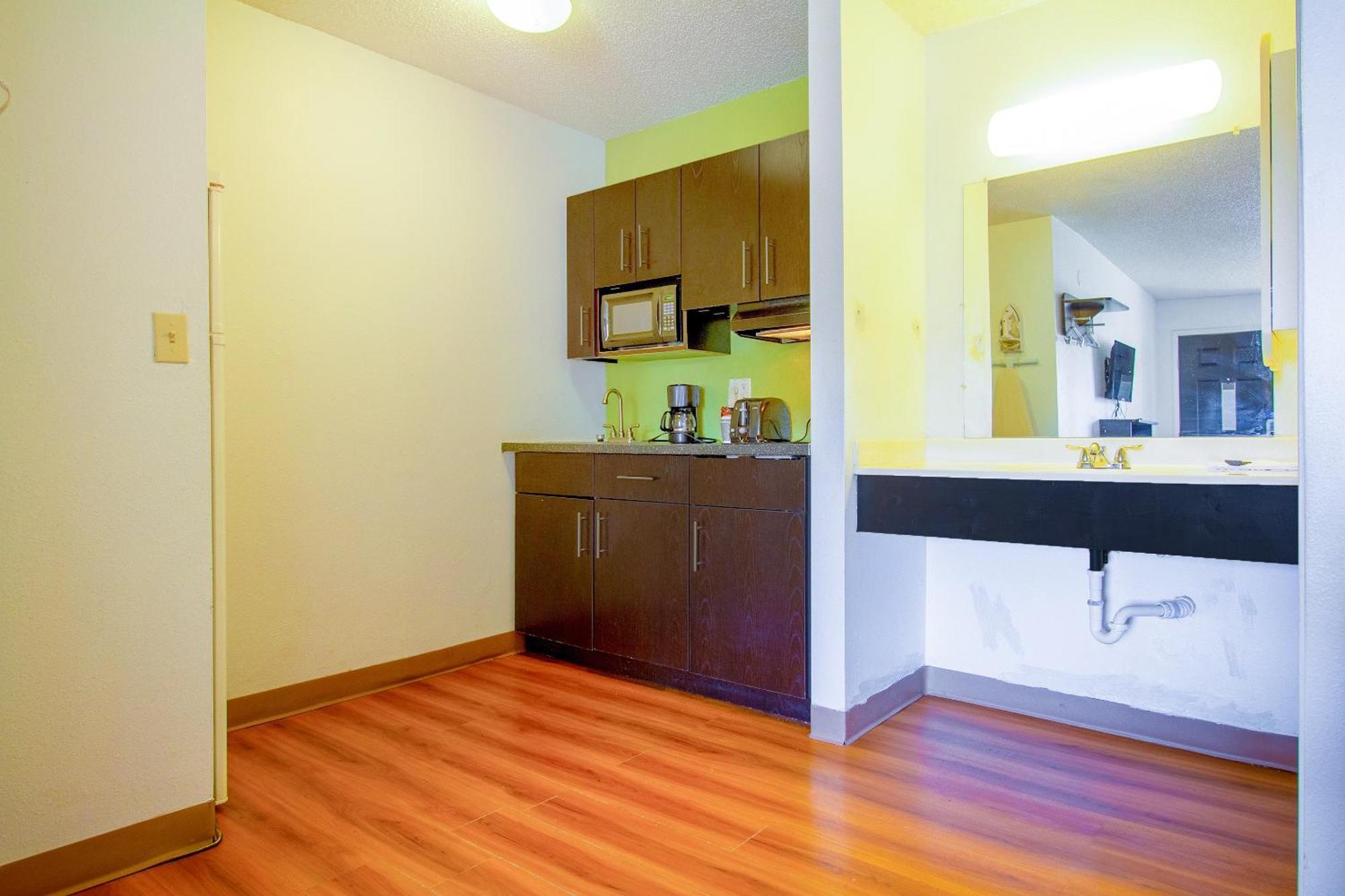 Studio Inn Extended Stay Oklahoma City Airport By Oyo Eksteriør bilde