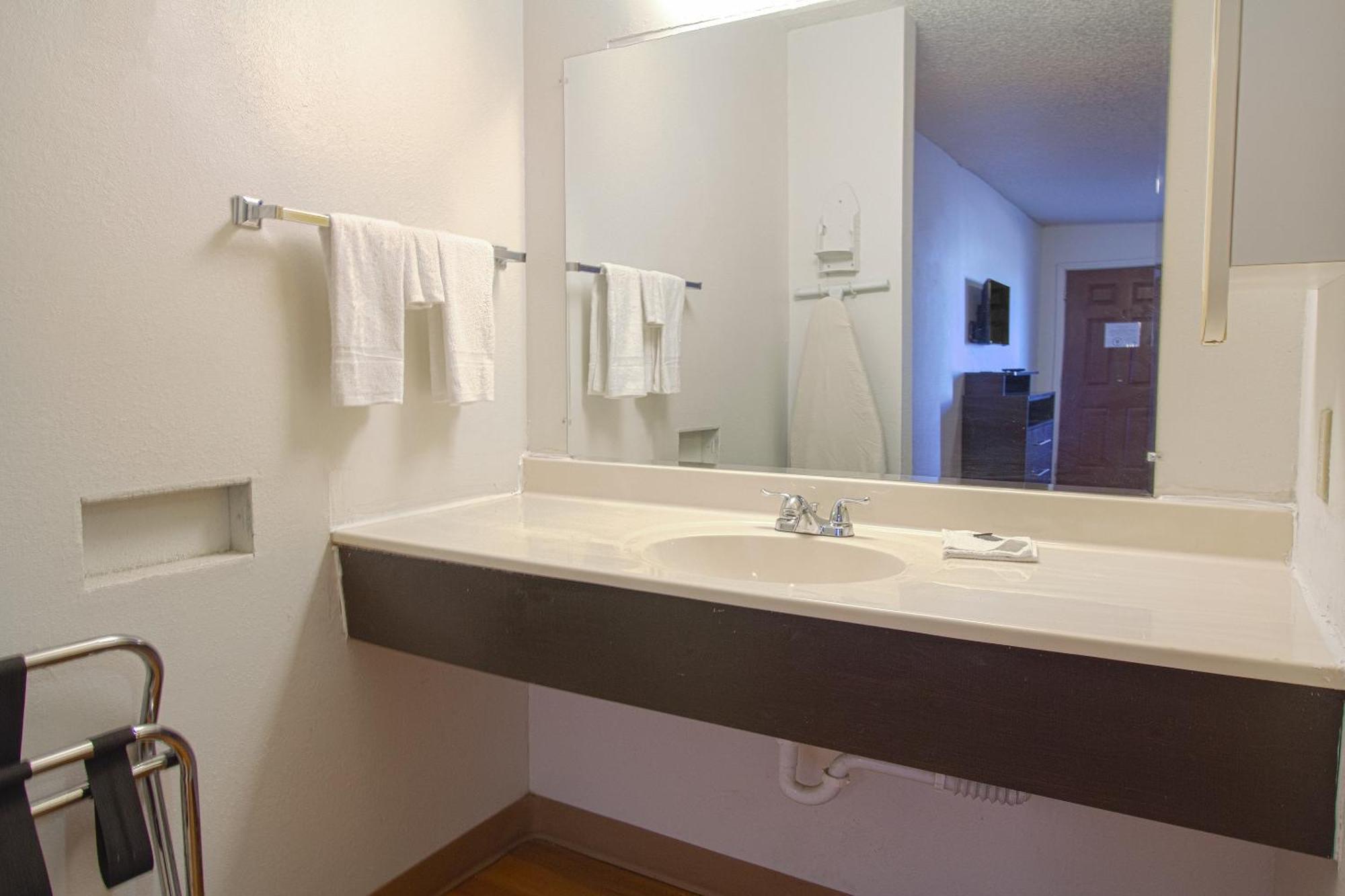 Studio Inn Extended Stay Oklahoma City Airport By Oyo Eksteriør bilde