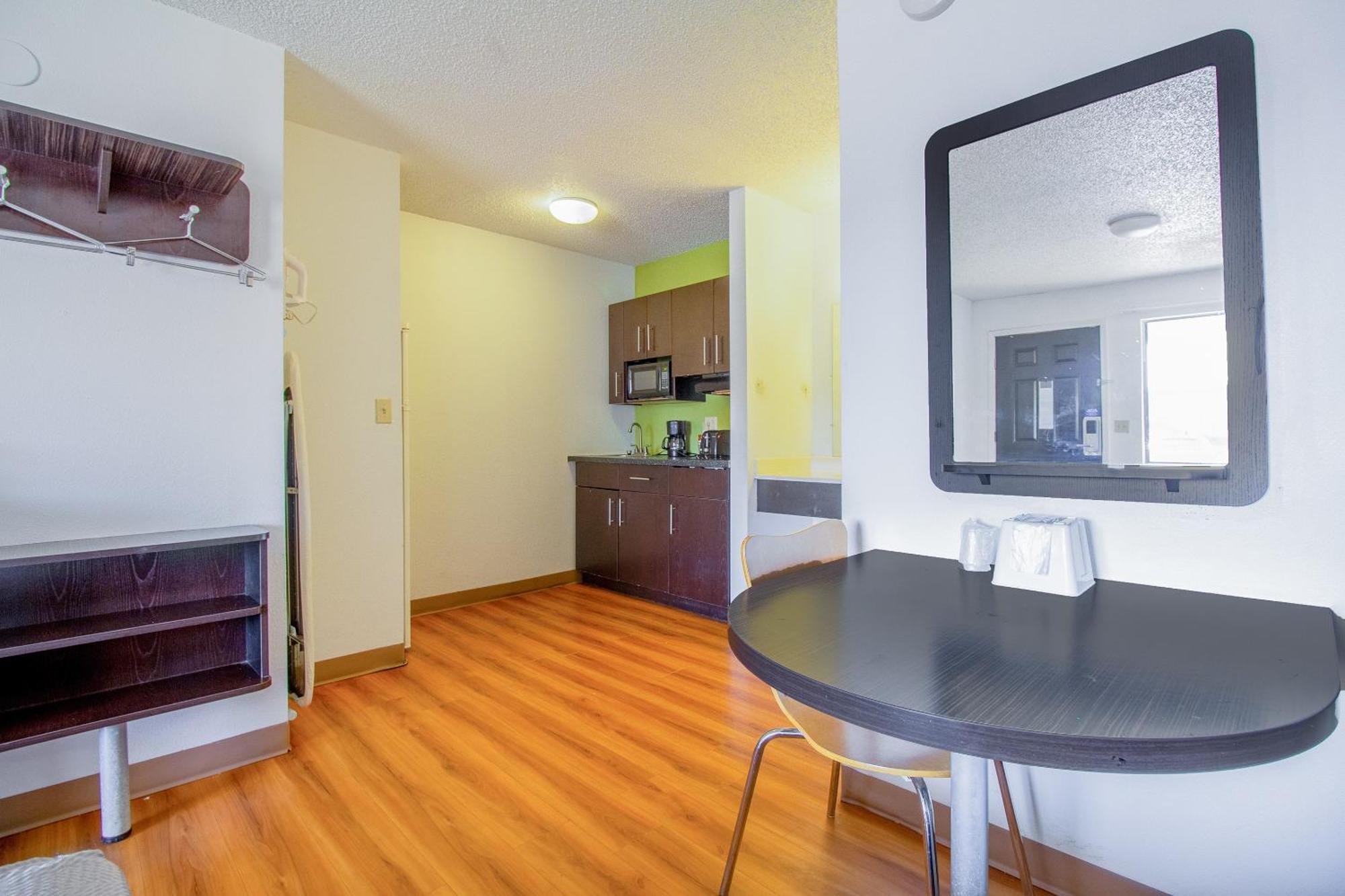 Studio Inn Extended Stay Oklahoma City Airport By Oyo Eksteriør bilde