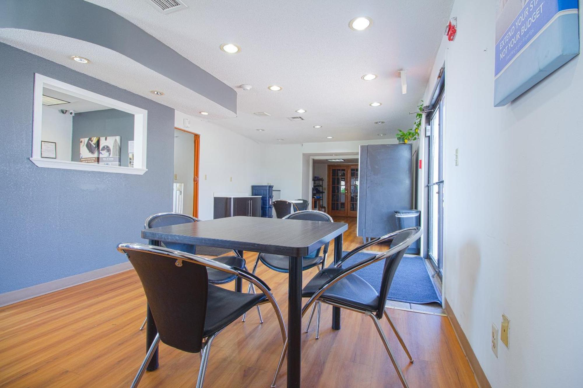 Studio Inn Extended Stay Oklahoma City Airport By Oyo Eksteriør bilde